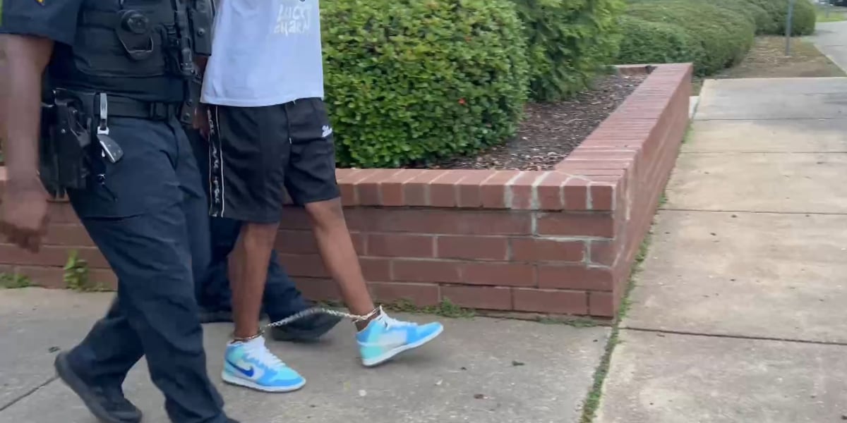 Mobile police suspends ‘perp walks’