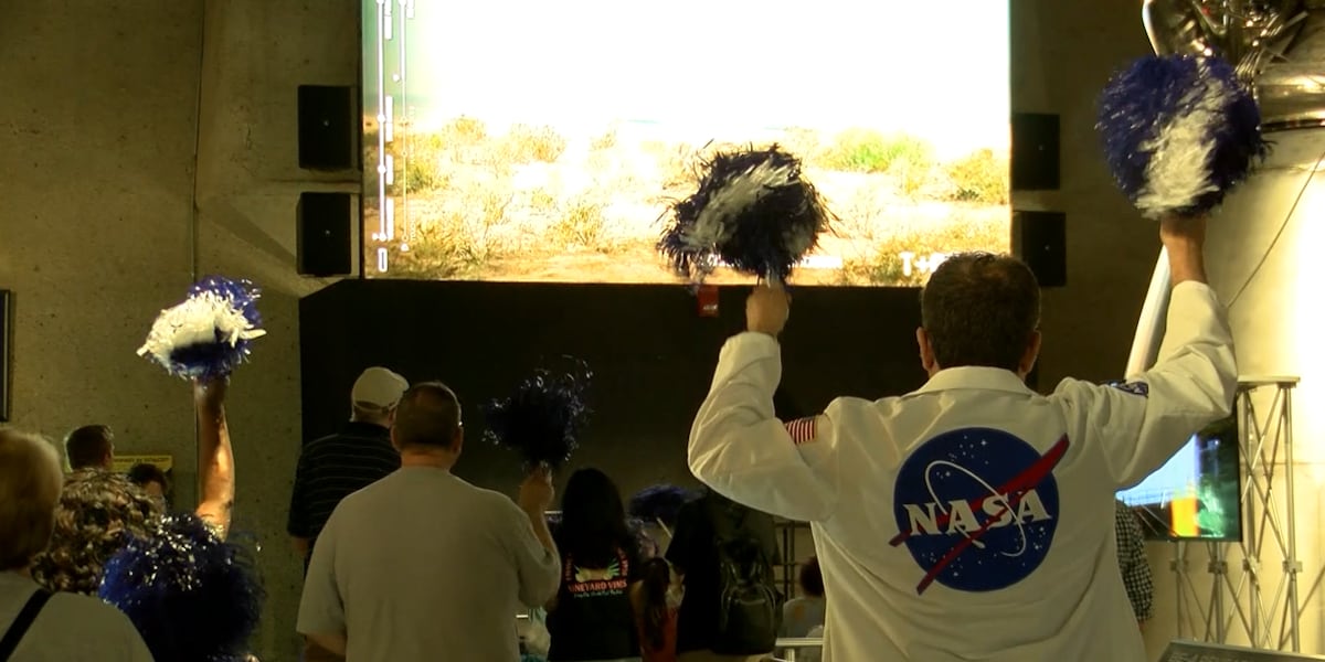 U.S. Space and Rocket Center hosts Blue Origin New Shepard NS-32 Mission Watch Party
