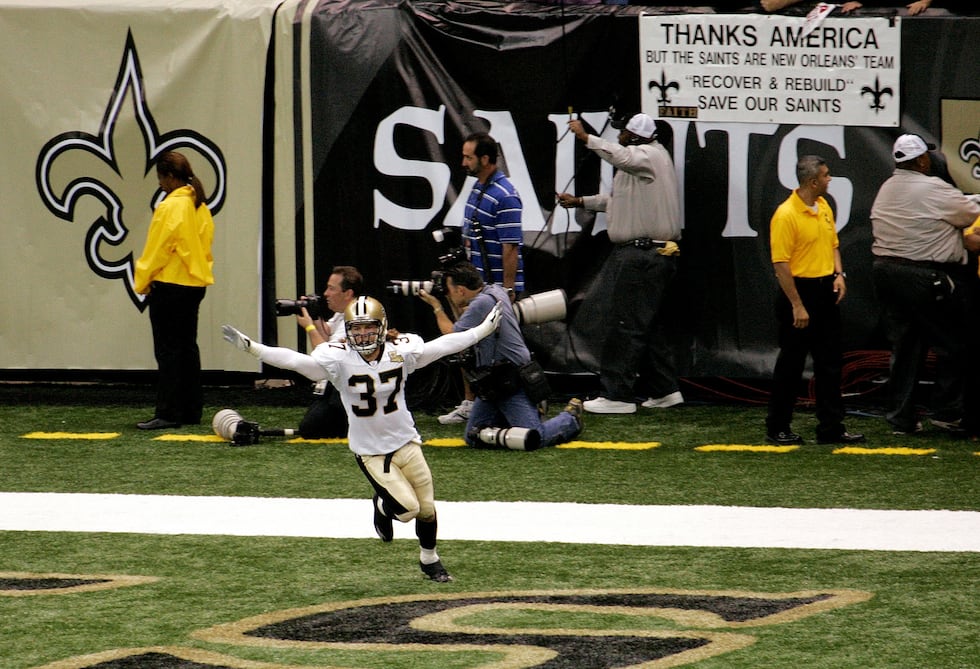FILE - In this Sept. 25, 2006 file photo, New Orleans Saints' Steve Gleason (37) sprints...