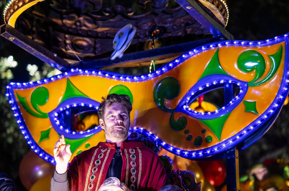 Float Singer New Orleans' Carnival season marks Fat Tuesday with celebrities and ...