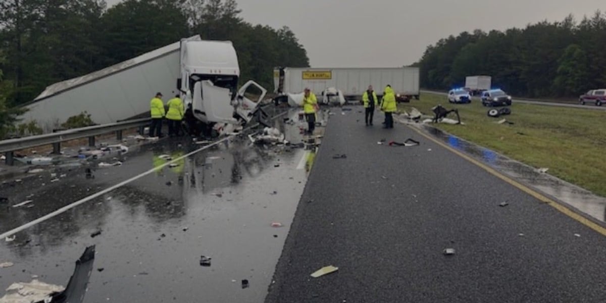 Crash involving 2 tractor-trailers blocks eastbound traffic on I-10 in ...