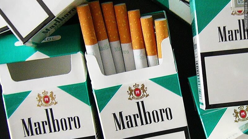 how does smoking cigarettes affect your lungs Most people today know that smoking can seriously damage their health, yet 38 million Americans still smoke according to the CDC (Centers for Disease Control and Prevention). The terrible health effects of how does smoking cigarettes affect your lungs Most people today know that smoking can seriously damage their health, yet 38 million Americans still smoke according to the CDC (Centers for Disease Control and Prevention). The terrible health effects of