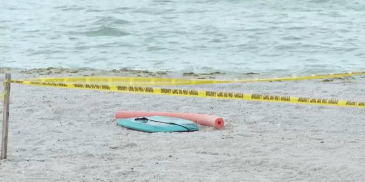Lightning strike kills swimmer, hospitalizes 3 others at popular beach